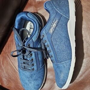 Women's Strikeforce Bowling Shoes Size 6